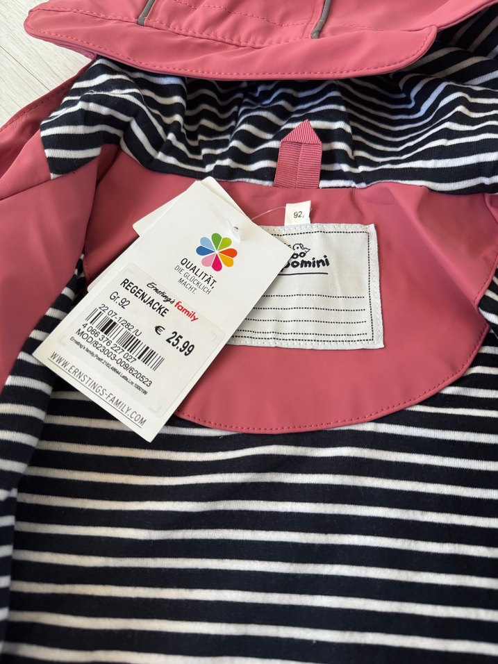 Kız Çocuk Kapüşonlu Koyu Pembe Yağmurluk - Görsel 3