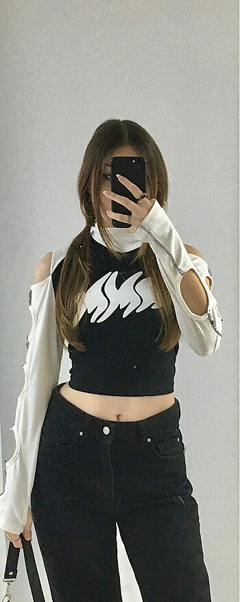 s Beden Y2K Delikli Uzun Kollu Crop Bluz
