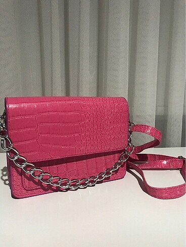 pembe çanta