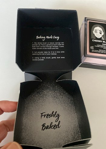 Huda Beauty Toz Pudra - Görsel 2