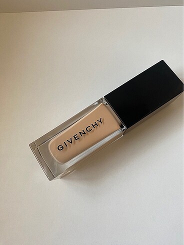 GIVENCHY Givenchy Prisme Libre Fondöten