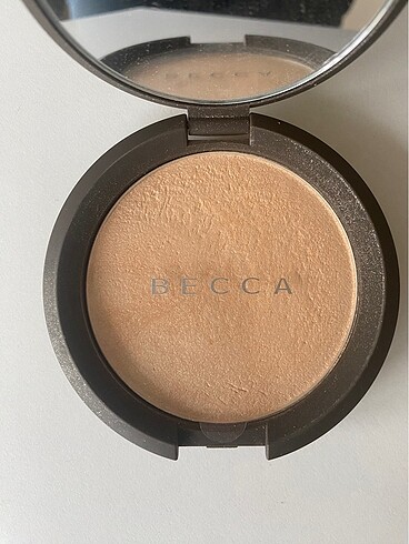 Becca Moonstone Highlighter