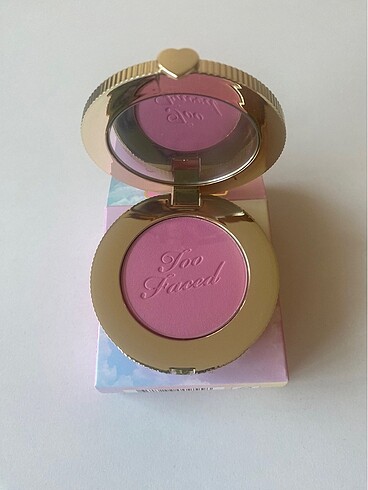 Too Faced Allık