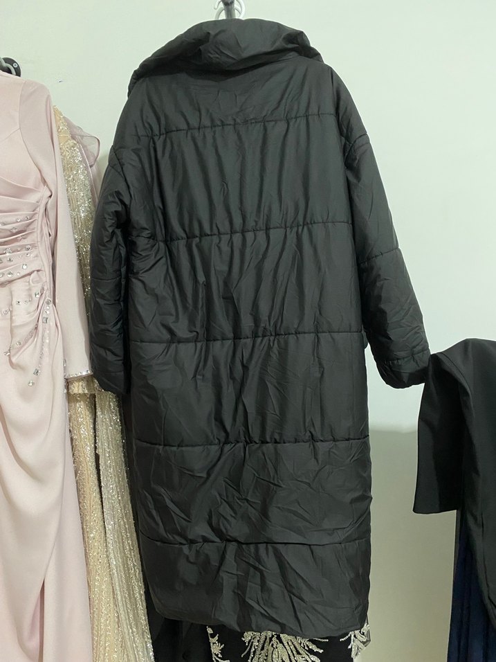 Siyah Uzun Kadın Kışlık Mont - Görsel 2