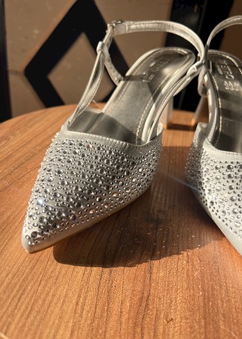 39 Beden beyaz Renk Beyaz Taşlı Stiletto Topuklu Kadın Ayakkabı