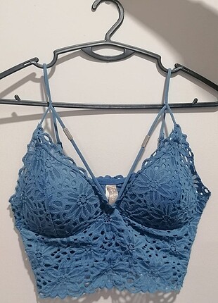 Tatlı bir mavi bralet