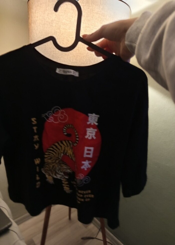 Kısa kollu crop tişört  - Görsel 3