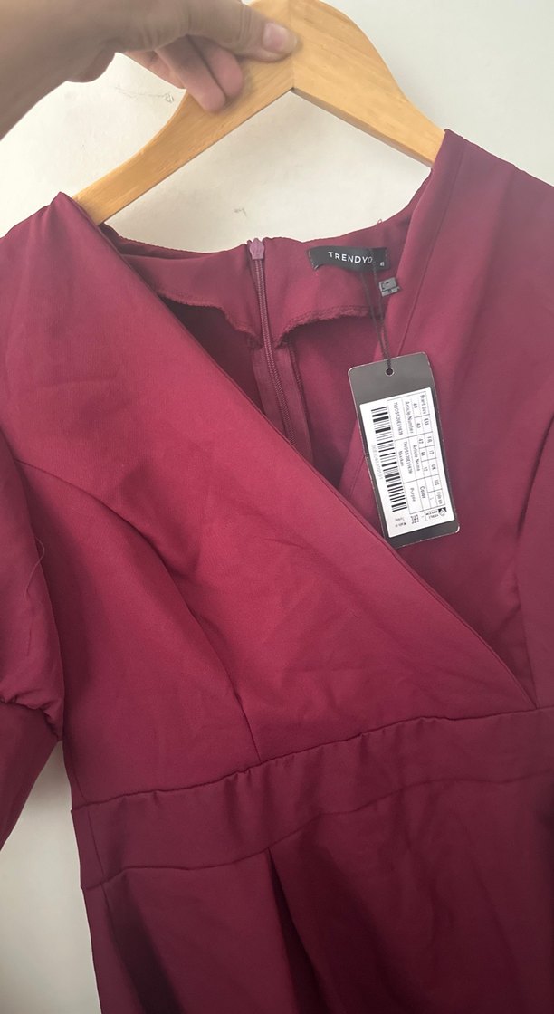 Bordo V Yaka Drapeli Midi Mezuniyet Elbisesi - Görsel 3