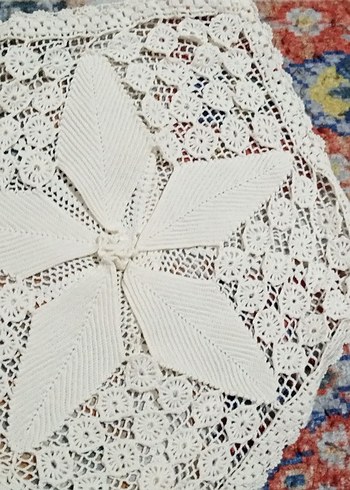 El Yapımı Beyaz Bohem Dantel Örtü - Görsel 3