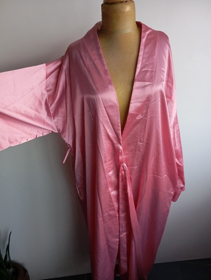 Parlak Pembe Uzun Vintage Kadın Sabahlık - Görsel 3