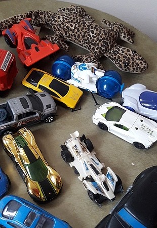 Markasız Ürün 15 parça oyuncak araba kertenkele