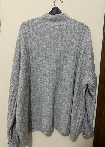 Gri Düğmeli Yüksek Yakalı Kadın Triko - Görsel 3