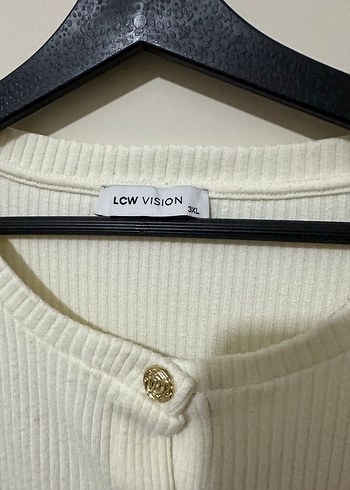 Düğmeli Beyaz Kadın Hırka - Görsel 3