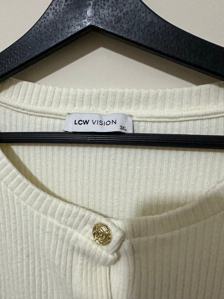 Düğmeli Beyaz Kadın Hırka - Görsel 3