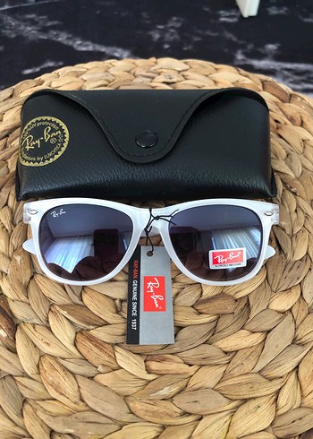 Ray-Ban Kadın siyahCamlı Beyaz Güneş Gözlüğü