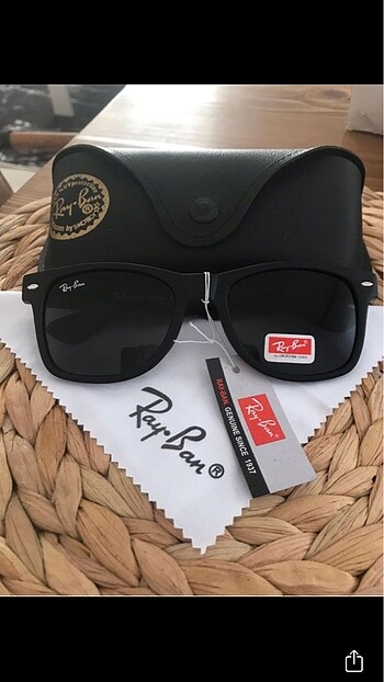rayban siyah mat walfere güneş gözlüğü