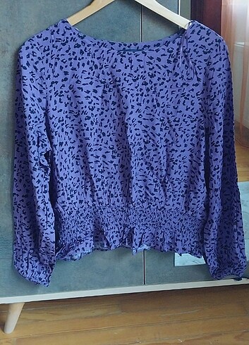 MOR LEOPAR DESENLİ BLUZ