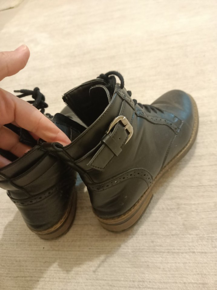 Tokalı Siyah Deri Stiletto Bot - Görsel 2