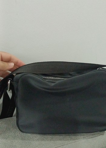 Kadın Siyah Minimalist Fermuarlı Çapraz Çanta - Görsel 2