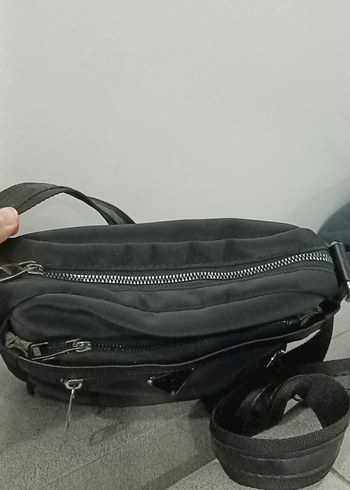 Kadın Siyah Minimalist Fermuarlı Çapraz Çanta - Görsel 4