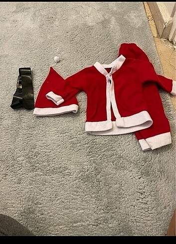 Diğer Noel baba kıyafeti... alt üst takım kemer ve şapka 