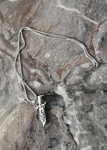 Diğer Uzun Zincirli Gri Gotik Kolye