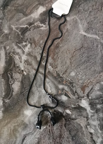 Siyah Kulaklık Kolye