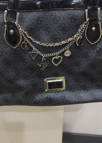 Guess ORİJİNAL Guess Zincir Detaylı Siyah Deri Çanta