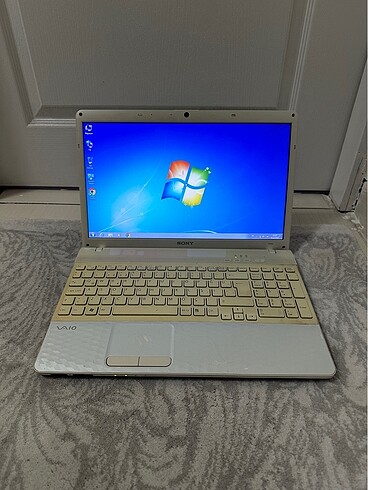 Sony İ3 2.30 Ghz laptop