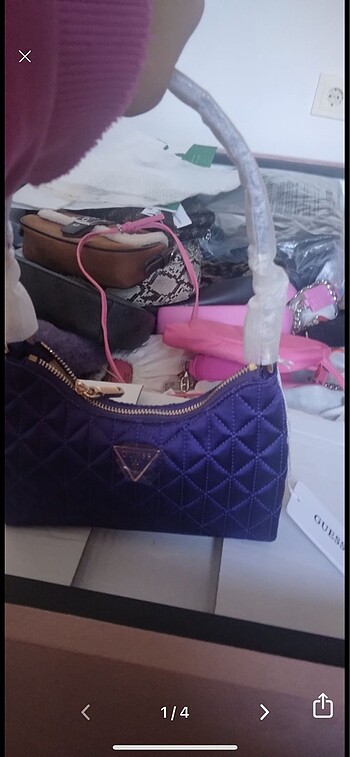 Guess kol çantası