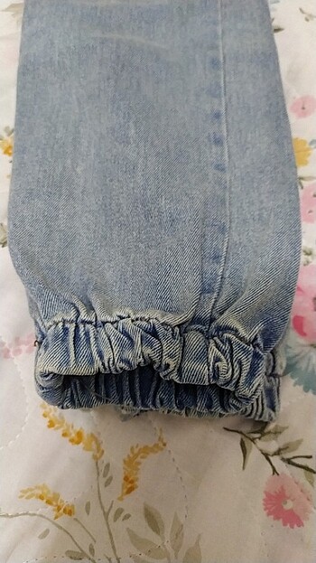Paçaları ve beli lastikli kot pantlon