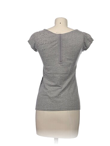 universal Beden Diğer T-shirt %70 İndirimli.