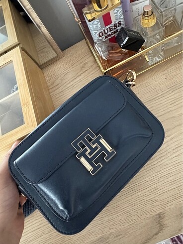 Tommy Hilfiger çanta
