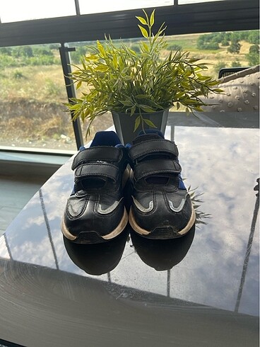 Adidas spor ayakkabı