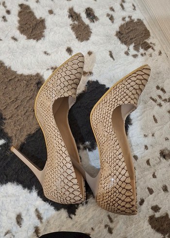 Bej Yılan Derisi Desenli Dolgu Topuklu Stiletto - Görsel 2