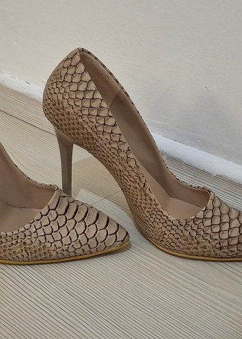 Bej Yılan Derisi Desenli Dolgu Topuklu Stiletto - Görsel 4