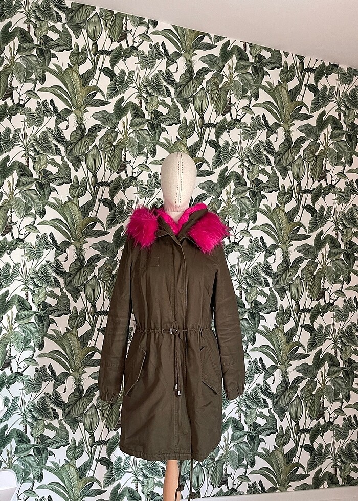 Haki yeşil pembe kürklü parka mont - Görsel 2