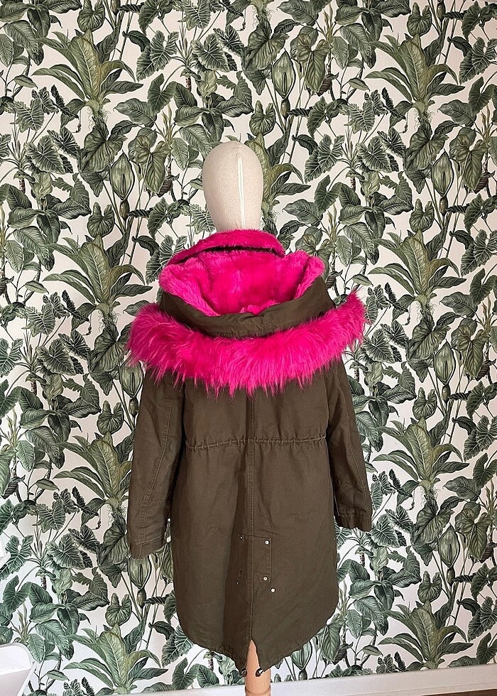 Haki yeşil pembe kürklü parka mont - Görsel 3