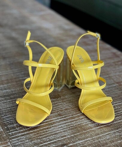 Zara sarı topuklu ayakkabı