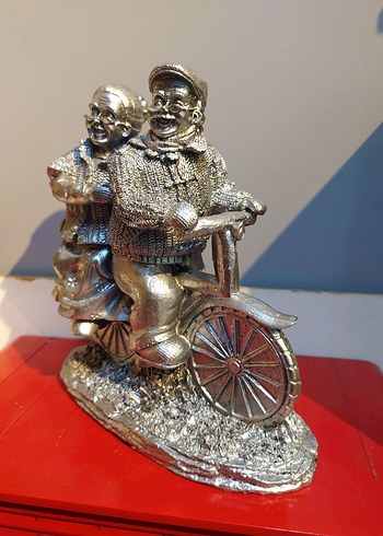 Bisiklet süren yaşlı çift Figür - Görsel 2