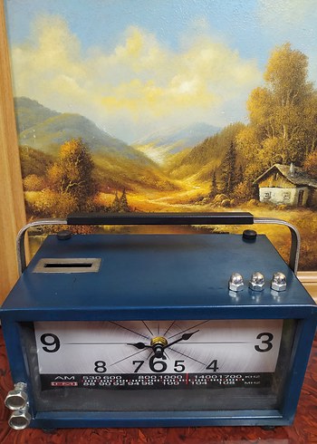 Masa Saati Radyo ve Kumbara Tasarımlı Metal kasa - Görsel 3