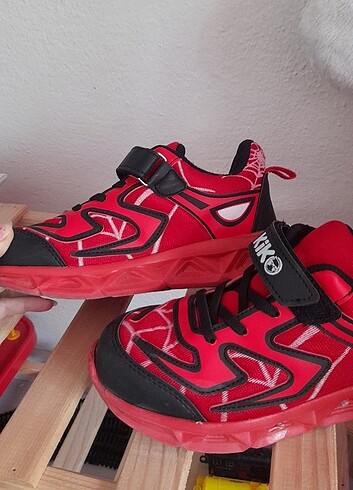 32 Beden bordo Renk Sıfır spor ayskkabi