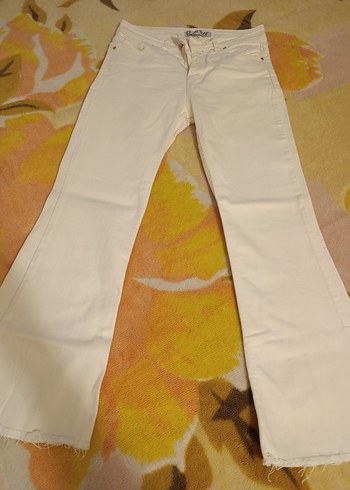 Beyaz Midi Regular Fit Kadın Jean