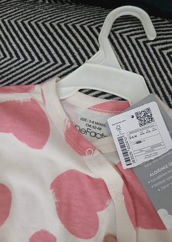 Pembe Kalp Desenli Bebek Kız Tulumu - Görsel 3