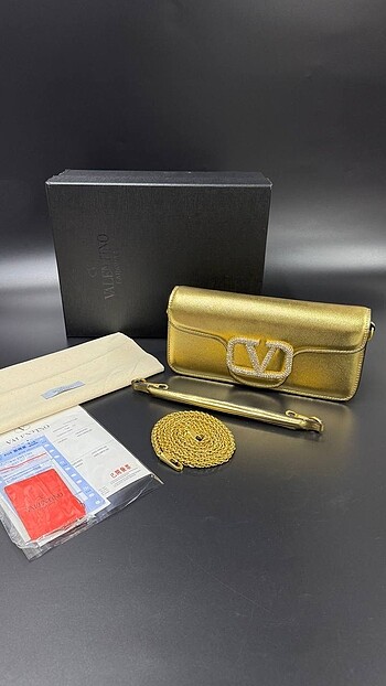 Valentino Garavani Parlak Gold Deri Çanta