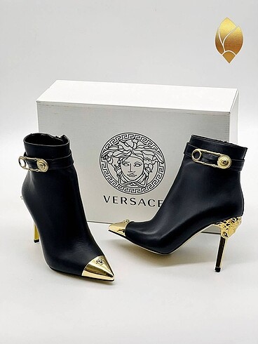 VERSACE SİYAH DERİ KADIN TOPUKLU AYAKKABI