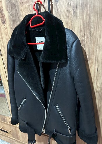 Zara Kürk Detaylı Siyah Deri Biker Ceket