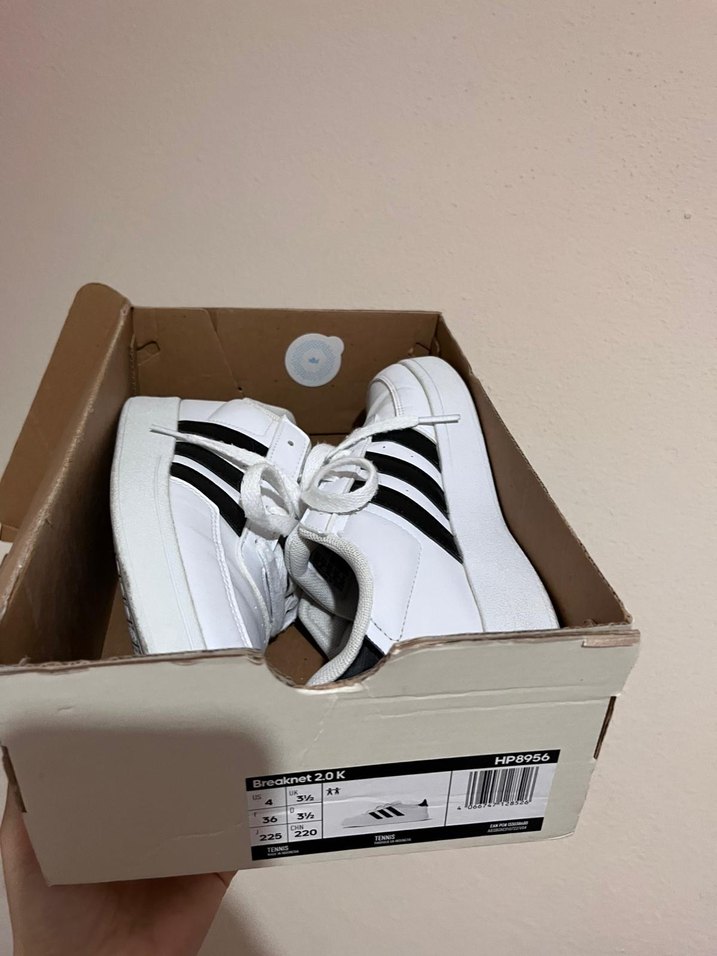 Beyaz Siyah Adidas Kadın Spor Ayakkabı - Görsel 4