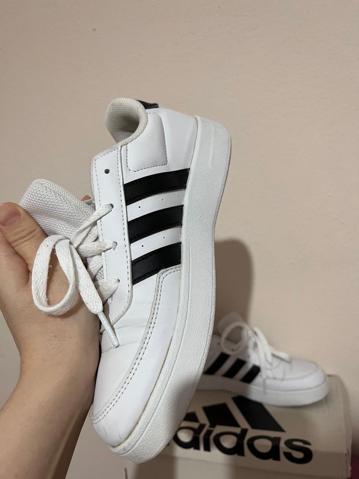 Beyaz Siyah Adidas Kadın Spor Ayakkabı - Görsel 3