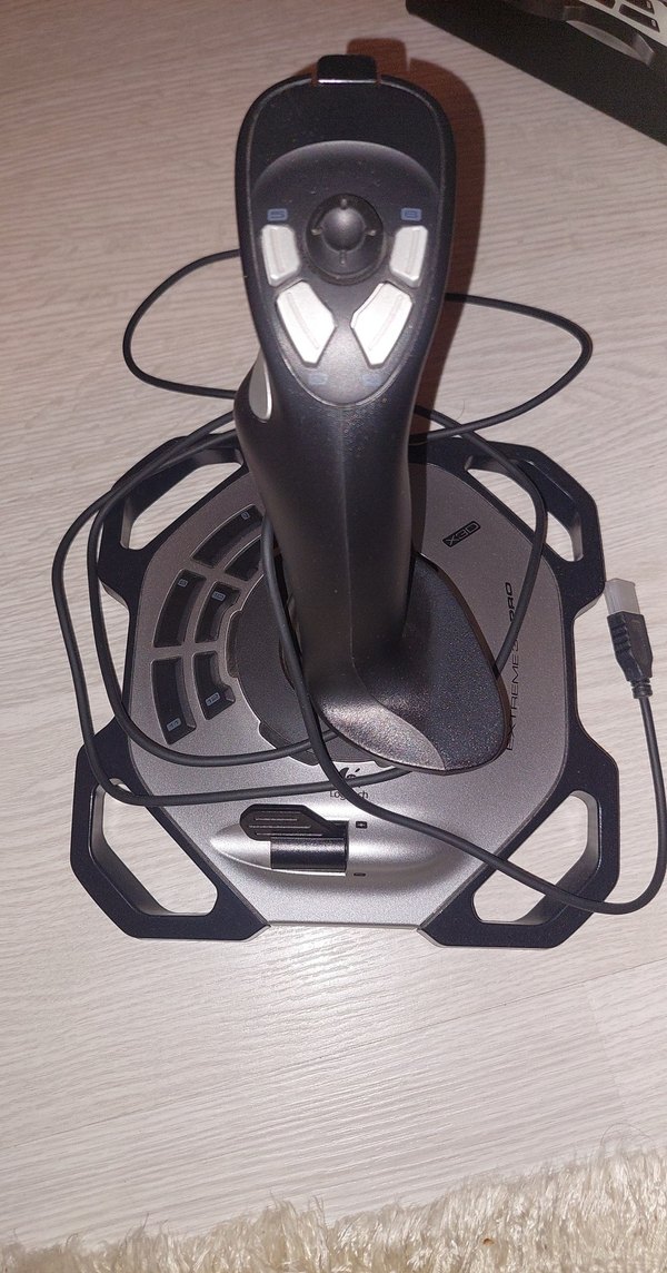 Logitech Extreme 3D Pro Hassas Uçuş Çubuğu - Görsel 2
